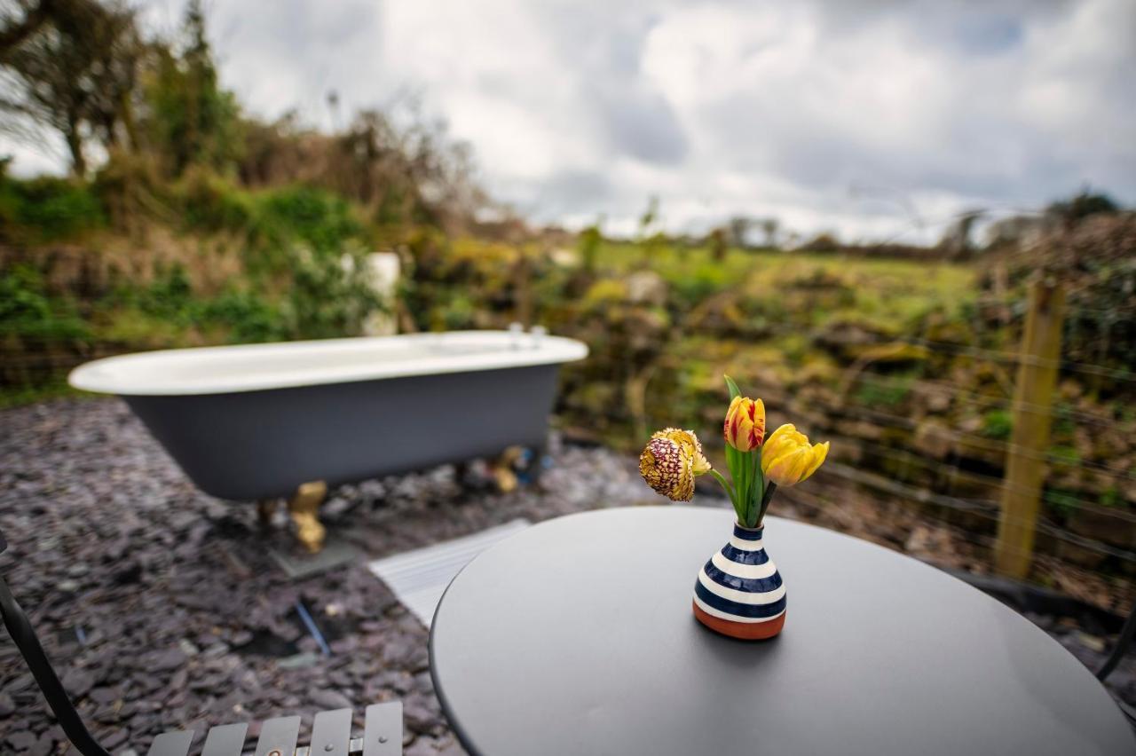 Luxury Shepherd'S Hut On Flower Farm With Outdoor Bath In Mid Cornwall Truro Eksteriør billede