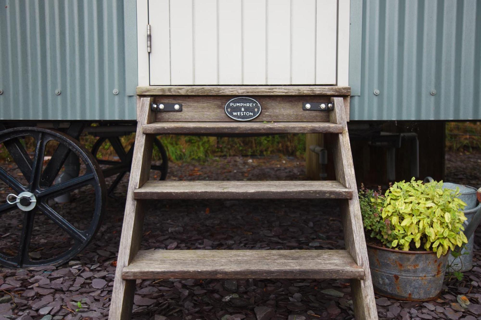 Luxury Shepherd'S Hut On Flower Farm With Outdoor Bath In Mid Cornwall Truro Eksteriør billede